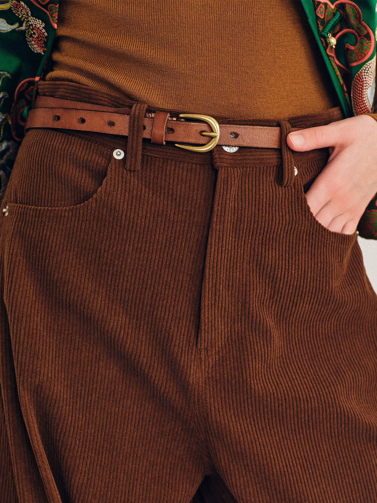 Minimalist Antique Texture Cowhide Belt – High-End Boutique